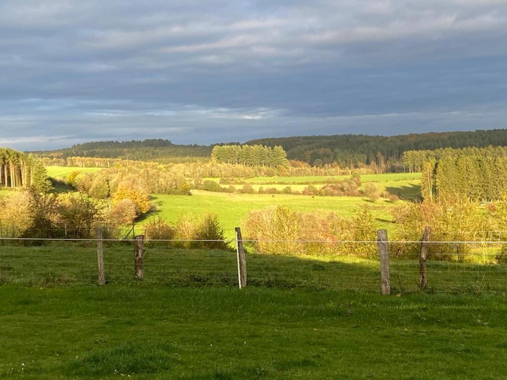 Вилла Pipowagen Monceau-En-Ardenne Бьевр Экстерьер фото